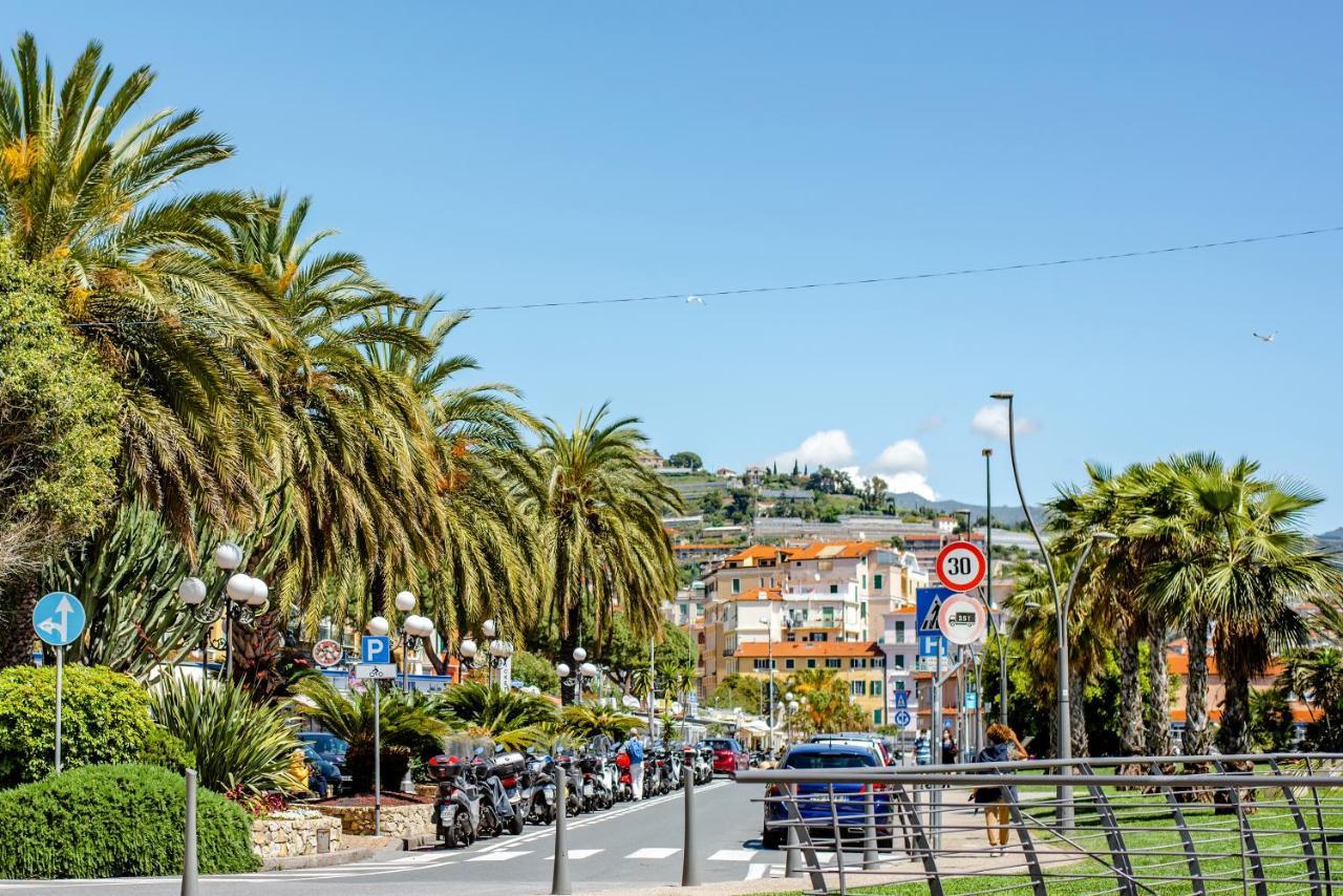 Beach Apartment In The Center Sanremo Luaran gambar