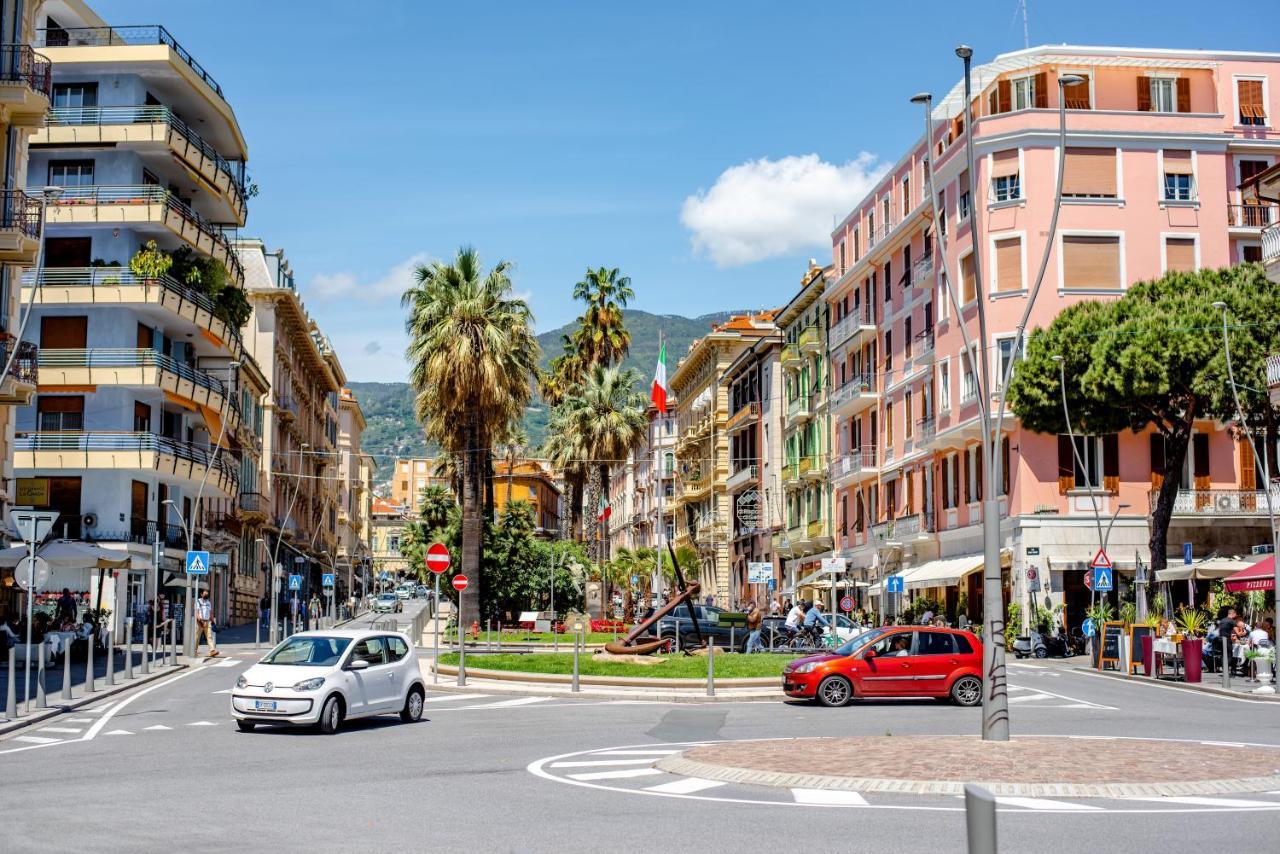 Beach Apartment In The Center Sanremo Luaran gambar